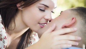 How To Kiss
